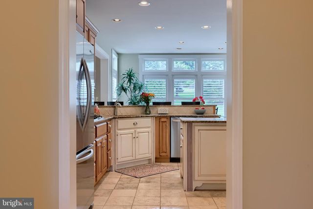 1134 PERSIMMON DR, Lancaster, PA 17601