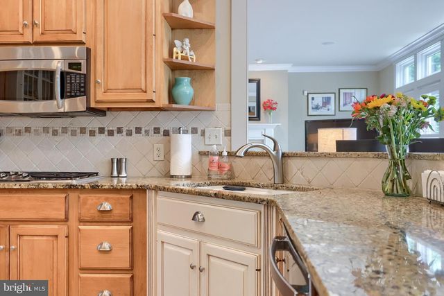 1134 PERSIMMON DR, Lancaster, PA 17601