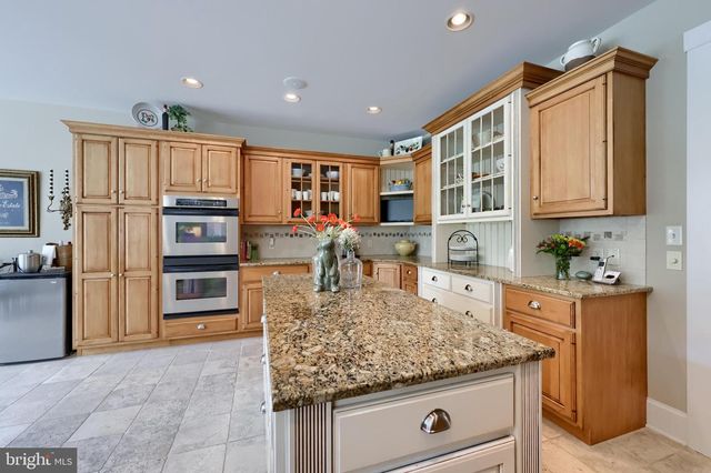 1134 PERSIMMON DR, Lancaster, PA 17601