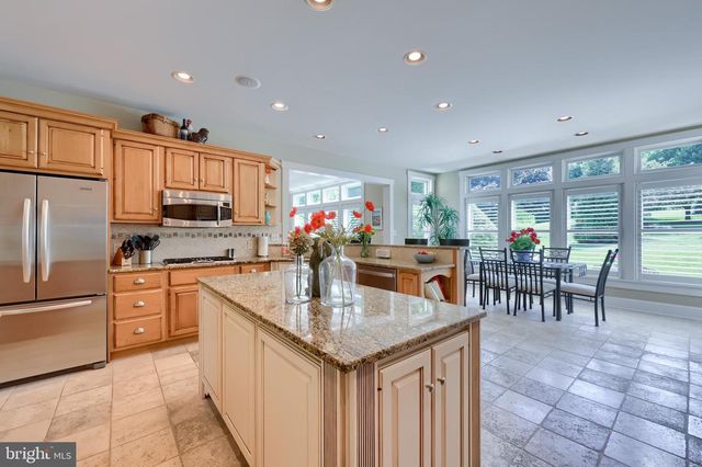 1134 PERSIMMON DR, Lancaster, PA 17601