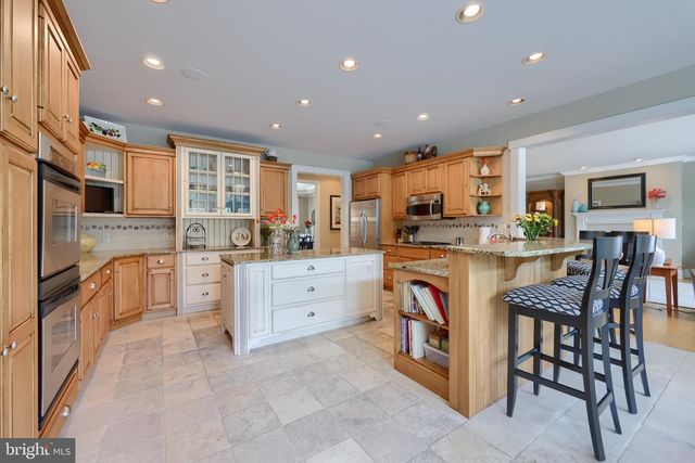 1134 PERSIMMON DR, Lancaster, PA 17601