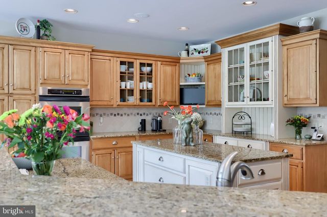 1134 PERSIMMON DR, Lancaster, PA 17601