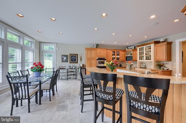 1134 PERSIMMON DR, Lancaster, PA 17601