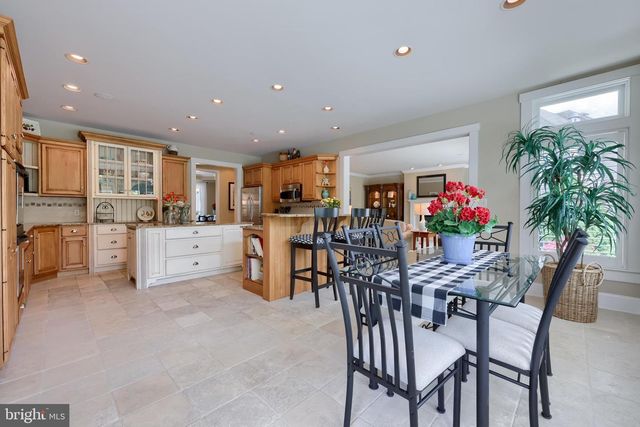 1134 PERSIMMON DR, Lancaster, PA 17601