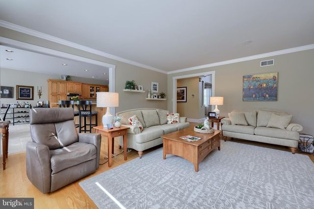1134 PERSIMMON DR, Lancaster, PA 17601