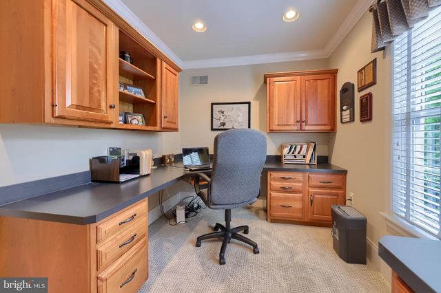 1134 PERSIMMON DR, Lancaster, PA 17601