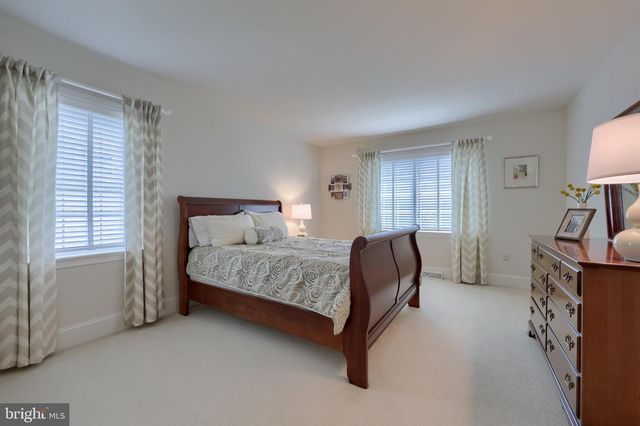 1134 PERSIMMON DR, Lancaster, PA 17601
