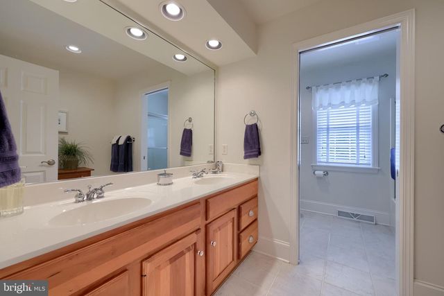 1134 PERSIMMON DR, Lancaster, PA 17601