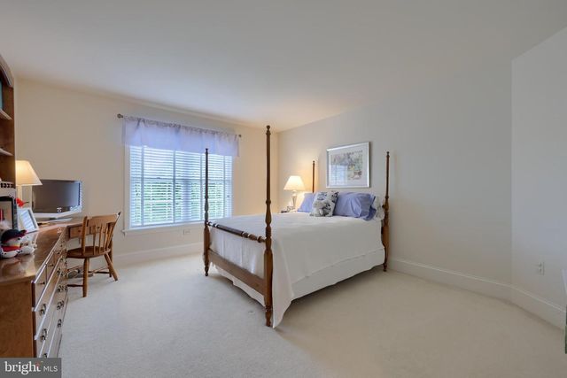 1134 PERSIMMON DR, Lancaster, PA 17601