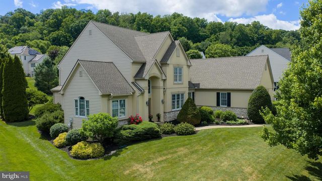 1134 PERSIMMON DR, Lancaster, PA 17601