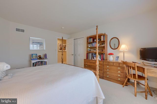 1134 PERSIMMON DR, Lancaster, PA 17601