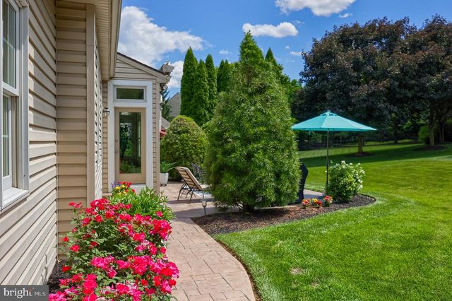 1134 PERSIMMON DR, Lancaster, PA 17601
