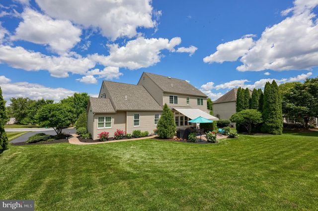 1134 PERSIMMON DR, Lancaster, PA 17601