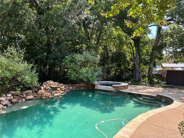 718 Ashleigh Lane, Southlake, TX 76092