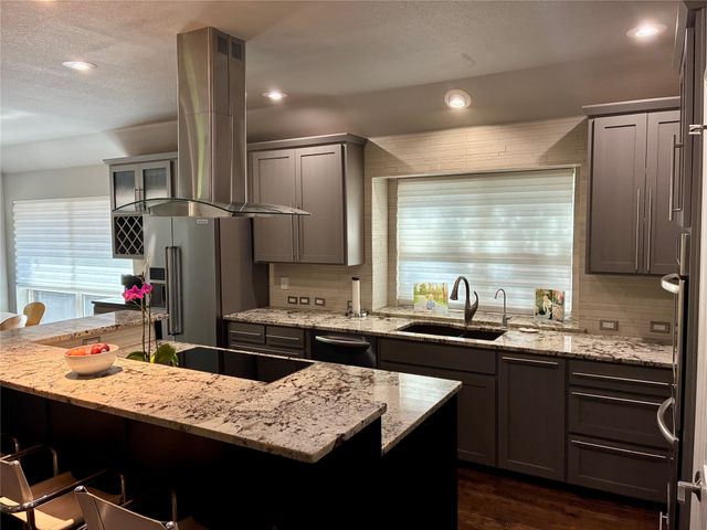 718 Ashleigh Lane, Southlake, TX 76092