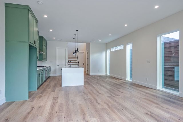 519 Mount Auburn Avenue, Dallas, TX 75223