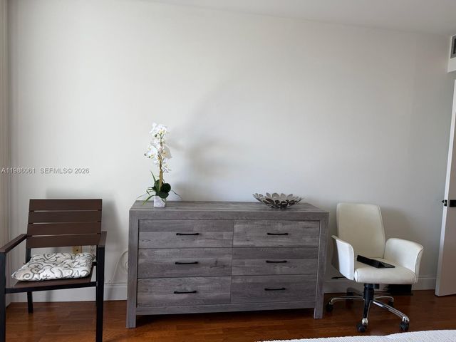 20505 E Country Club Dr 236, Aventura, FL 33180