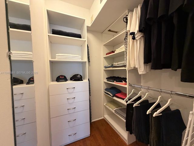 20505 E Country Club Dr 236, Aventura, FL 33180