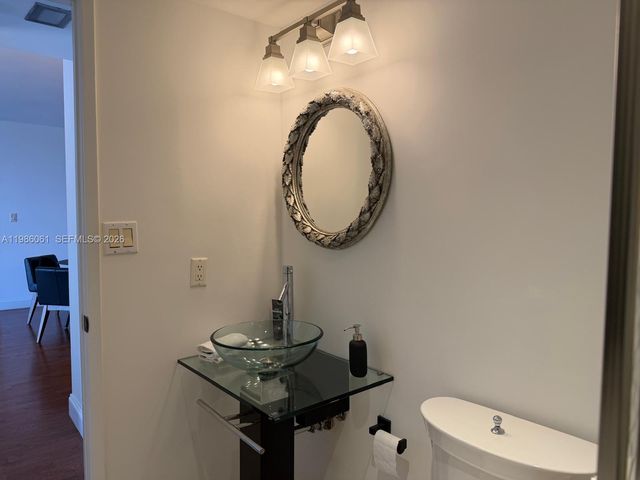 20505 E Country Club Dr 236, Aventura, FL 33180