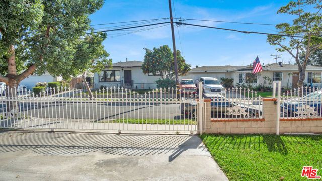 2239 W Lincoln Street, Long Beach, CA 90810