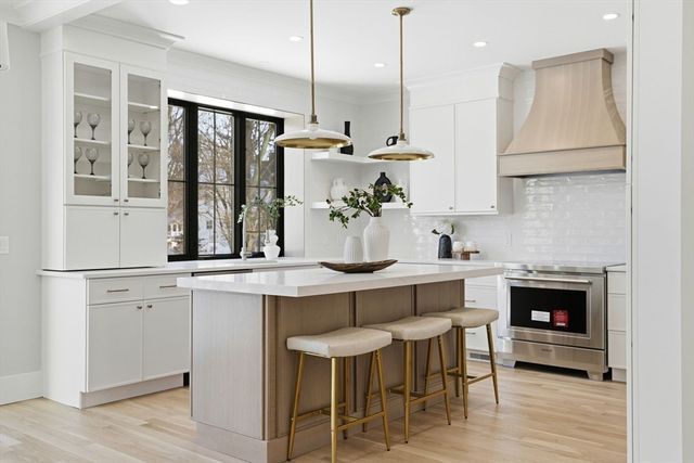 19 Mason Road, Needham, MA 02492