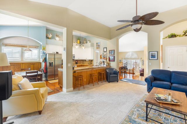 100 Hensey Ct, Folsom, CA 95630