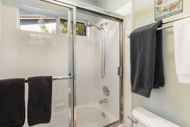 100 Hensey Ct, Folsom, CA 95630