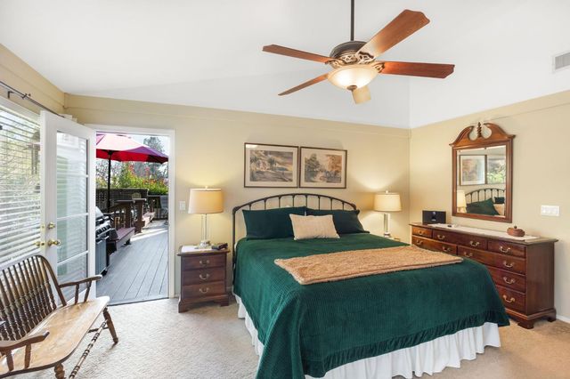 100 Hensey Ct, Folsom, CA 95630