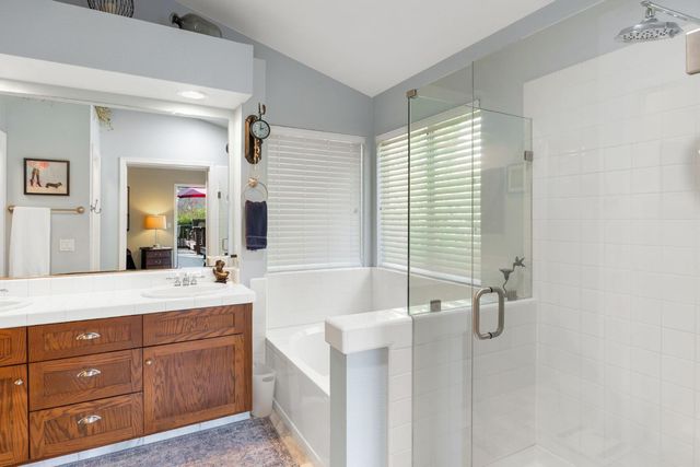 100 Hensey Ct, Folsom, CA 95630