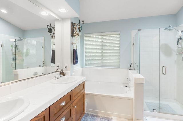 100 Hensey Ct, Folsom, CA 95630