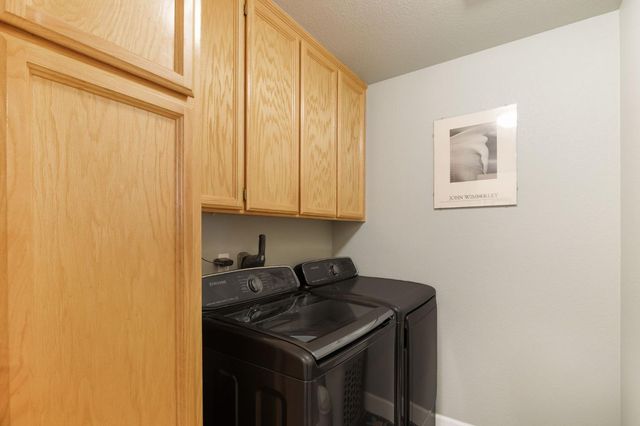 100 Hensey Ct, Folsom, CA 95630