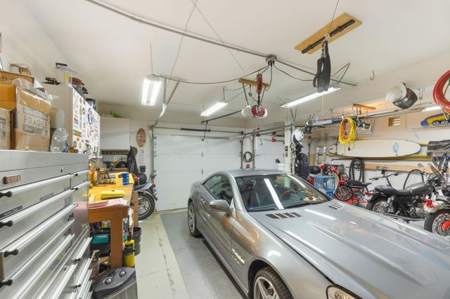 100 Hensey Ct, Folsom, CA 95630