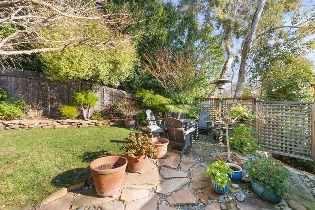 100 Hensey Ct, Folsom, CA 95630