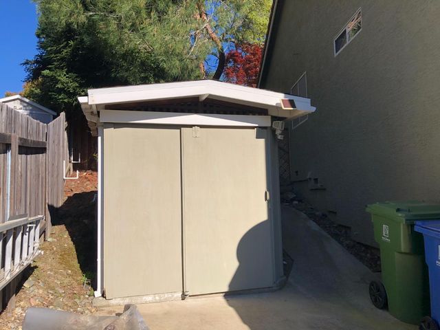 100 Hensey Ct, Folsom, CA 95630