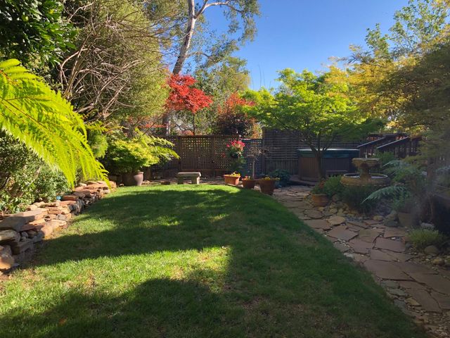 100 Hensey Ct, Folsom, CA 95630