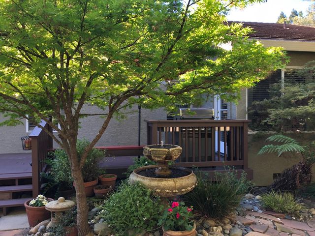 100 Hensey Ct, Folsom, CA 95630