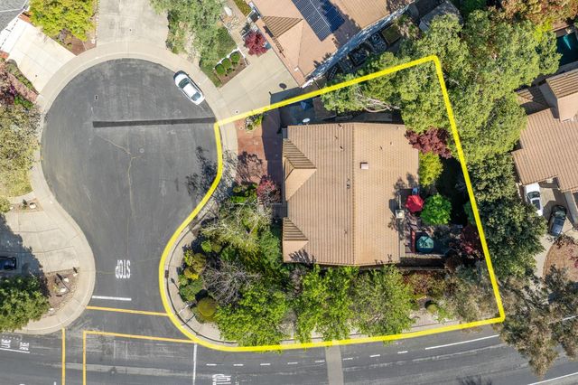 100 Hensey Ct, Folsom, CA 95630