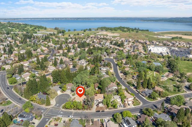 100 Hensey Ct, Folsom, CA 95630