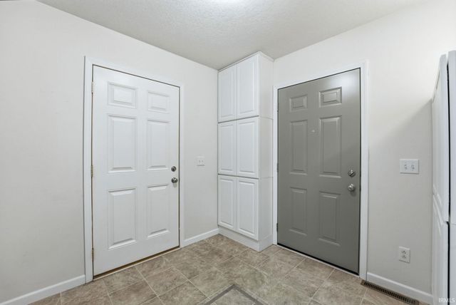 11150 N Polyanna Pike, Cromwell, IN 46732