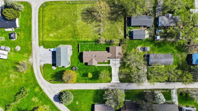11150 N Polyanna Pike, Cromwell, IN 46732