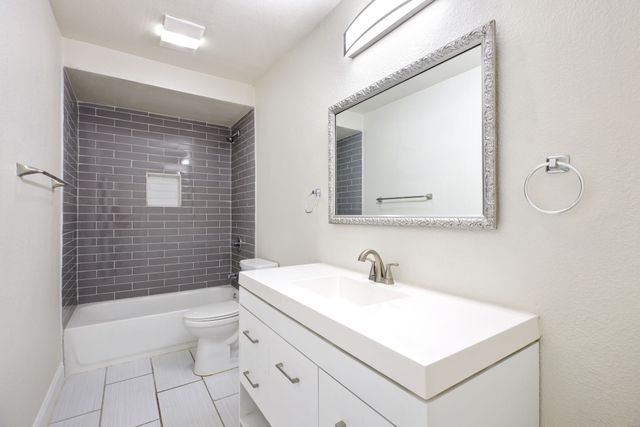 2301 Huntington Drive, Plano, TX 75075