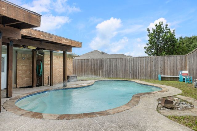 2301 Huntington Drive, Plano, TX 75075