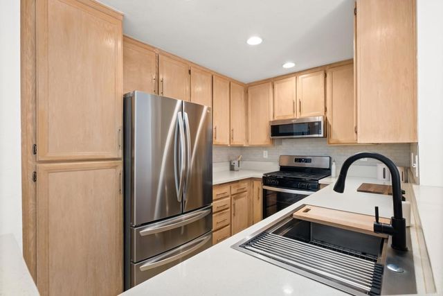 11330 Camino Playa Cancun, San Diego, CA 92124