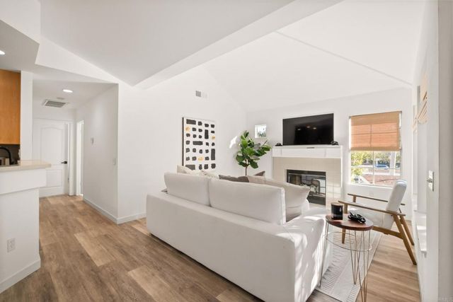 11330 Camino Playa Cancun, San Diego, CA 92124