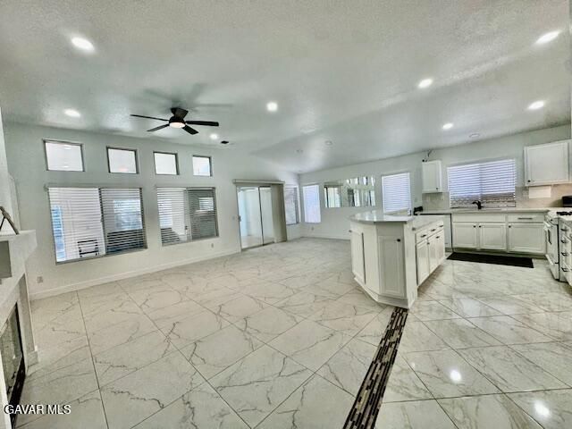 44543 Overland Avenue, Lancaster, CA 93536