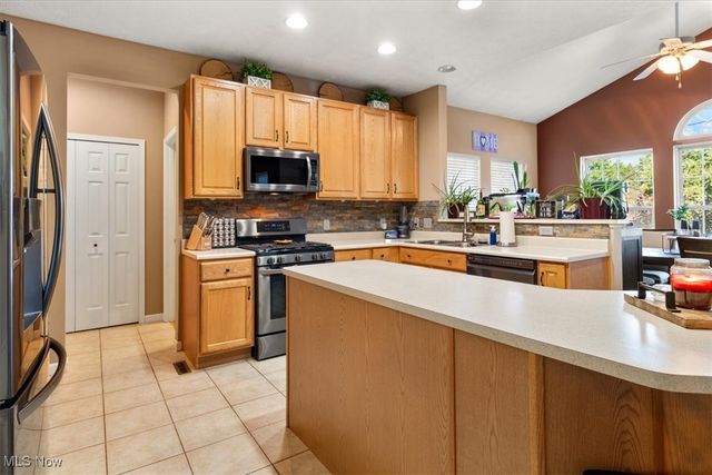 132 Stonefield Drive, Berea, OH 44017