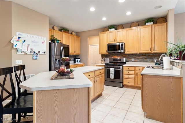 132 Stonefield Drive, Berea, OH 44017