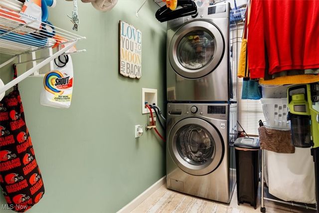 132 Stonefield Drive, Berea, OH 44017