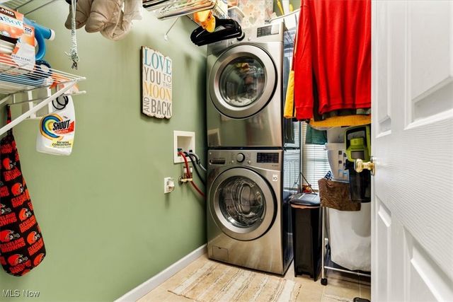 132 Stonefield Drive, Berea, OH 44017