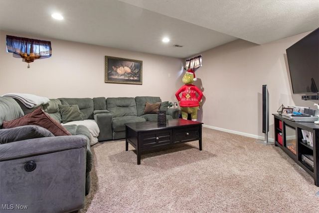 132 Stonefield Drive, Berea, OH 44017